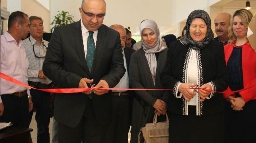 Er&uuml;&rsquo;de L&ouml;semili &Ccedil;ocuklar Yararına Resim Sergisi