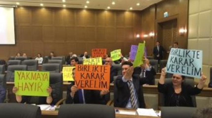 Mecliste Katı Atık Eylemi