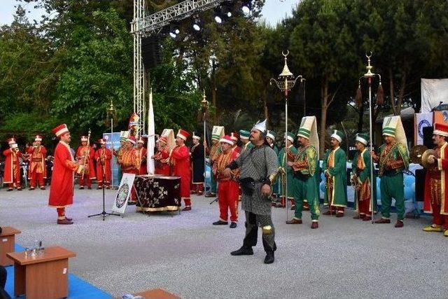 Adü Nazilli Meslek Yüksekokulu 10. Dönem Mezunlarını Verdi