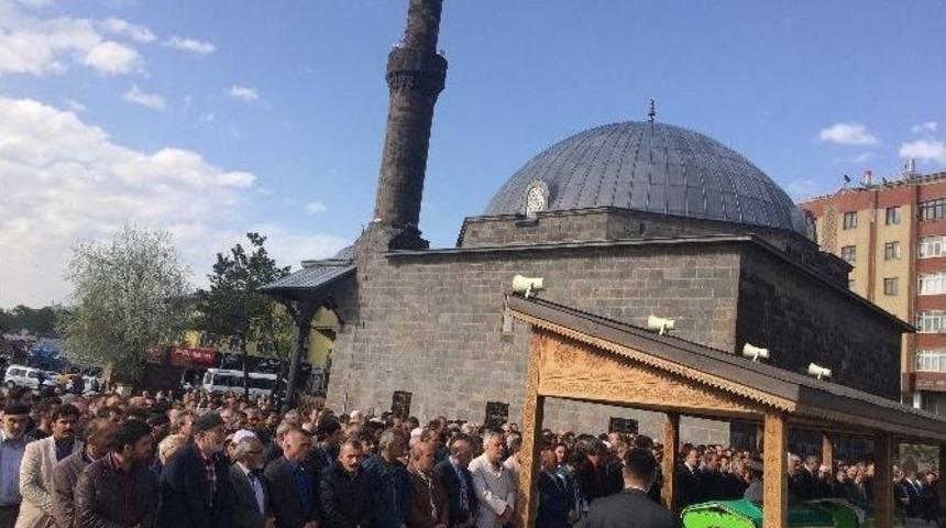 G&uuml;neş Ailesi&rsquo;nin Anne Acısı