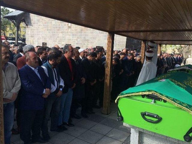 G&uuml;neş Ailesi&rsquo;nin Anne Acısı 1