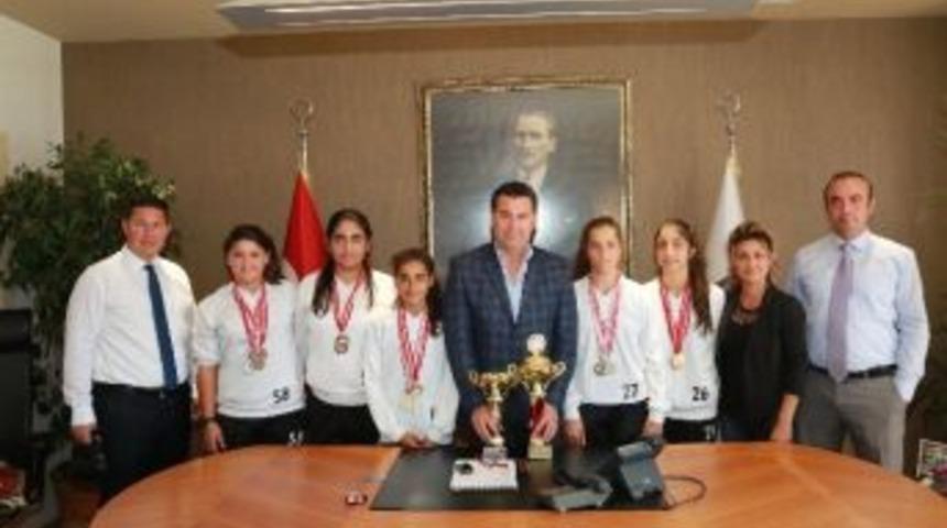 Şampiyona &Ouml;ncesi Başkana Ziyaret