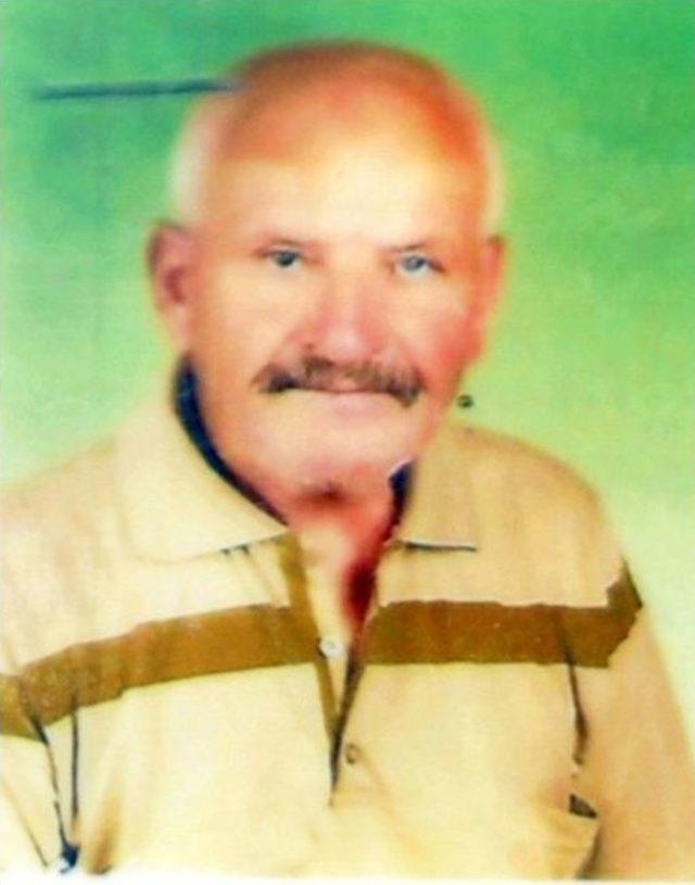 Otomobilin &Ccedil;arptığı Yaşlı Adam Hayatını Kaybetti 1