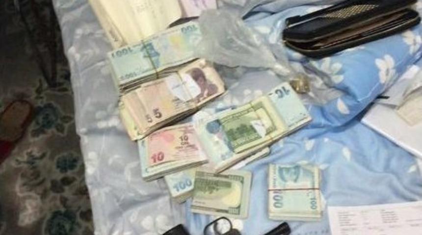 İzmir Ve İstanbul&rsquo;da Organize Su&ccedil; &Ouml;rg&uuml;t&uuml;ne Operasyon