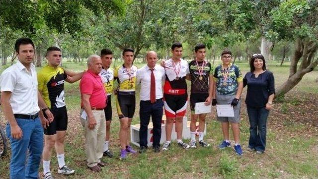 Okullararası K&uuml;&ccedil;&uuml;kler Ve Gen&ccedil;ler İl Birinciliği 2