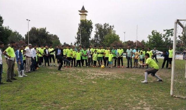 Başkan Çetin’den Kaleci Okuluna Malzeme Desteği