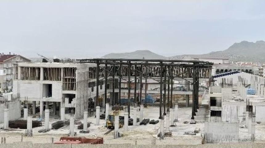 Akg&uuml;l, Kıbrıs Kapalı Pazar- Aile Merkezi Ve Gen&ccedil;lik Merkezi İnşaatında İncelemelerde Bulundu