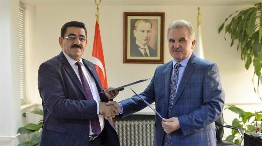 Irak &Uuml;niversitesinden Rekt&ouml;r Elmas&rsquo;a Ziyaret