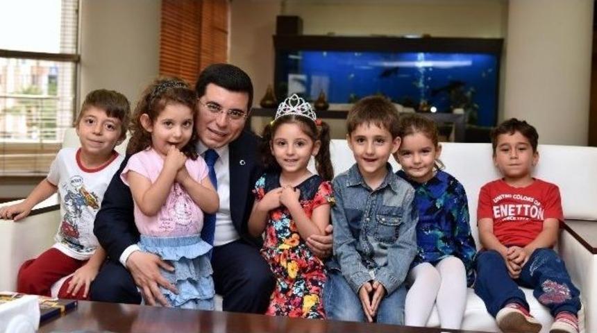 Kızından T&uuml;t&uuml;nc&uuml;&rsquo;ye Ziyaret