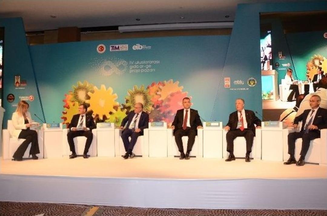 Tim Başkanı B&uuml;y&uuml;kekşi&rsquo;den Candy Crush G&ouml;ndermesi