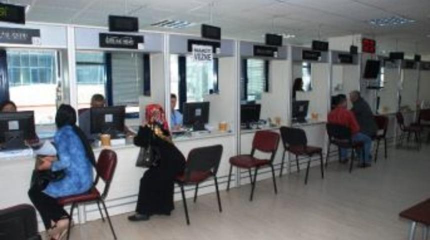 İzmit Belediyesi&rsquo;nde Hafta Sonu Vergi Mesaisi Var