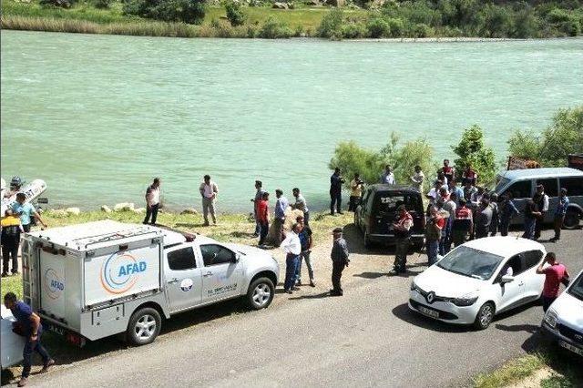 Siirt’te Otomobil Çaya Uçtu: 2 Ölü