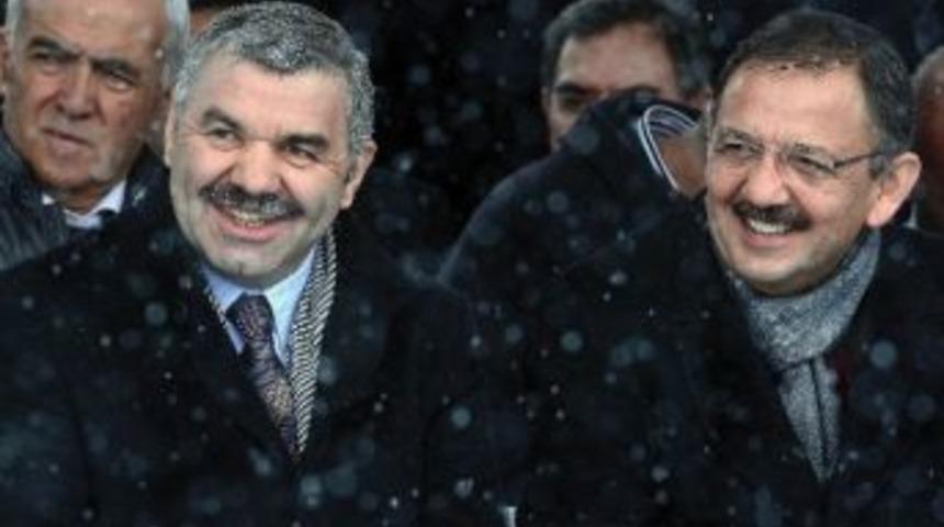 Başkan &Ccedil;elik Mehmet &Ouml;zhaseki&rsquo;yi Kutladı