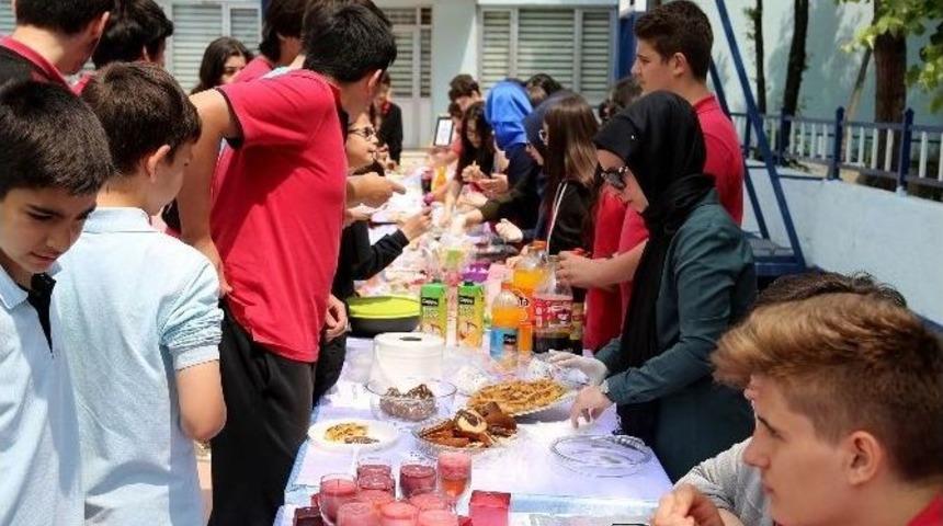 İhlas Kolejinden Yardım Kermesi