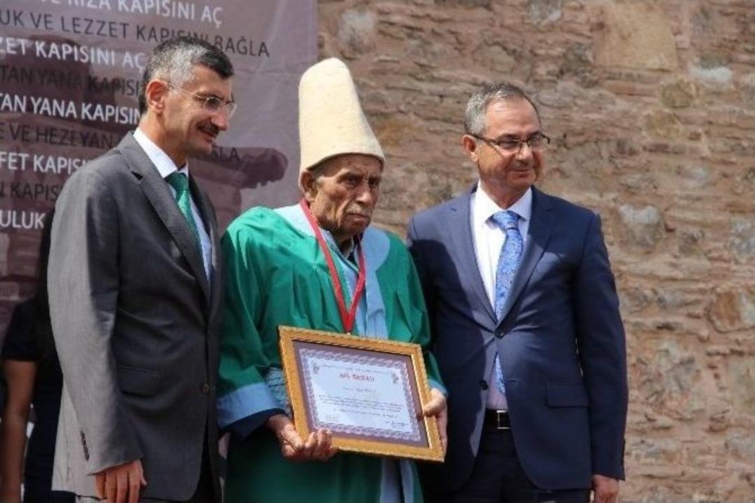 78 Yaşındaki Nalbant Yılın Ahisi Se&ccedil;ildi