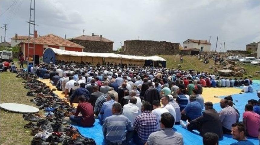Develi &Ccedil;&ouml;ten Mahallesi&rsquo;nde Vatandaşlar Ş&uuml;k&uuml;r Duası Yaptı
