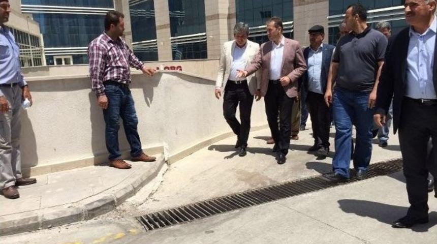 Ak Parti Siirt Başkanı &Ccedil;alapkulu, Kazada &Ouml;lenlerin Yakınlarını Yalnız Bırakmadı