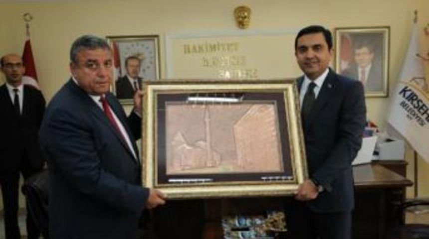 Esnaf Odaları Birliği Belediye Başkanını Ziyaret Etti