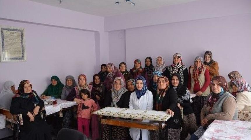 Kur&rsquo;an Kursunu Bitiren Kursiyerlerine Belgeleri Verildi