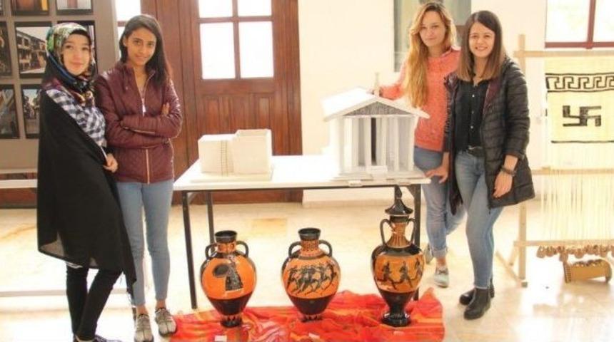 Dp&uuml;&rsquo;de Fotoğraf Ve Proje Bitirme Sergisi