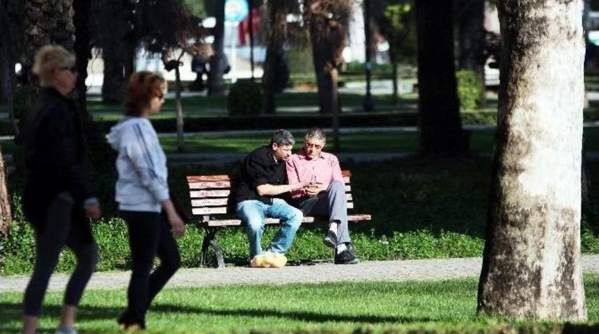 Adana&rsquo;da Bakan Sevinci