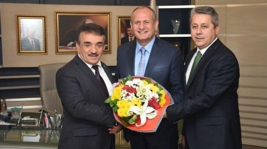 Ahi Heyeti Belediye&rsquo;de