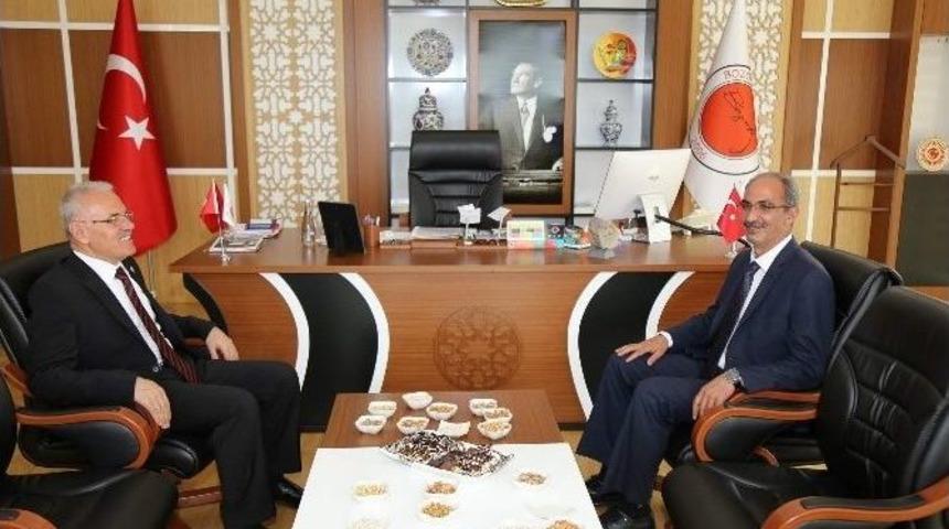 Ahi Evran &Uuml;niversitesi Rekt&ouml;r&uuml; Karakaya Bozok &Uuml;niversitesi Rekt&ouml;r&uuml; Karacabey&rsquo;i Ziyaret Etti