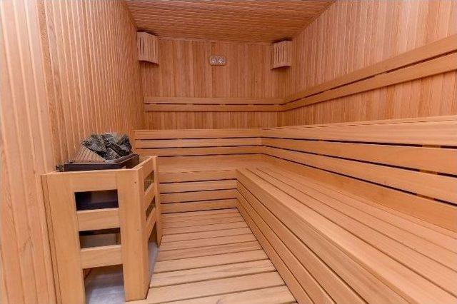 İki Y&uuml;zme Havuzu Gen&ccedil;lere Kapılarını A&ccedil;mak İ&ccedil;in Bekliyor 1