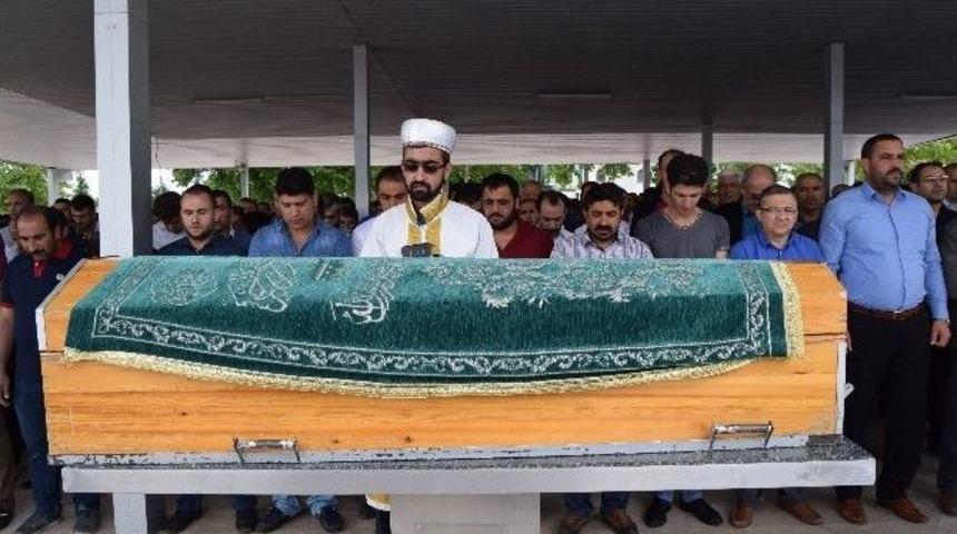 Balkondan D&uuml;şerek Hayatını Kaybeden Şahıs Toprağa Verildi