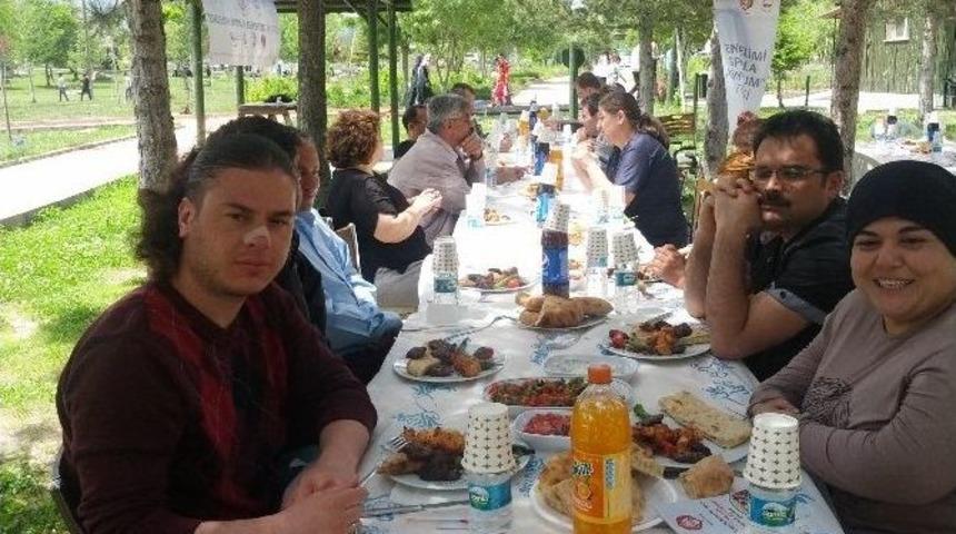 Engeliller Piknikte Buluştu