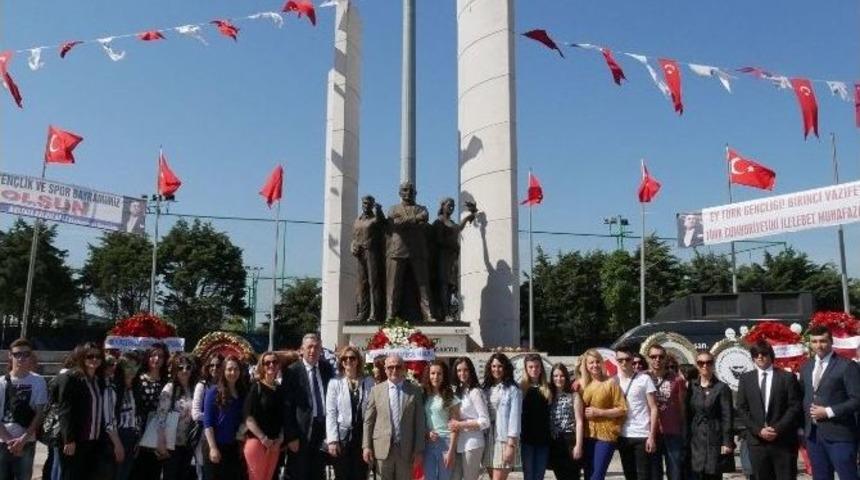 Makedonyalı &Ouml;ğrencilerden Anlamlı Ziyaret