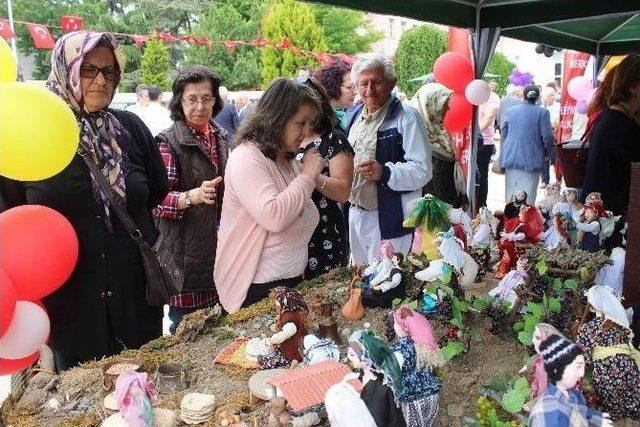 Yüzlerce Halk Eğitim Merkezi Eseri Görücüye Çıktı