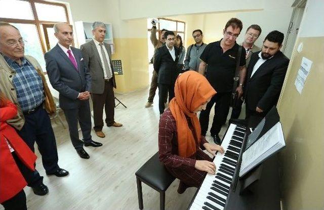 1. Uluslararası T&uuml;rk Sanat M&uuml;ziği Amat&ouml;r Korolar Festivali 2