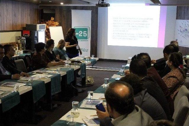 Eskişehir&rsquo;deki D&ouml;rt Eğitim Sendikası &Ccedil;ocuklar İ&ccedil;in Bir Araya Geldi 1