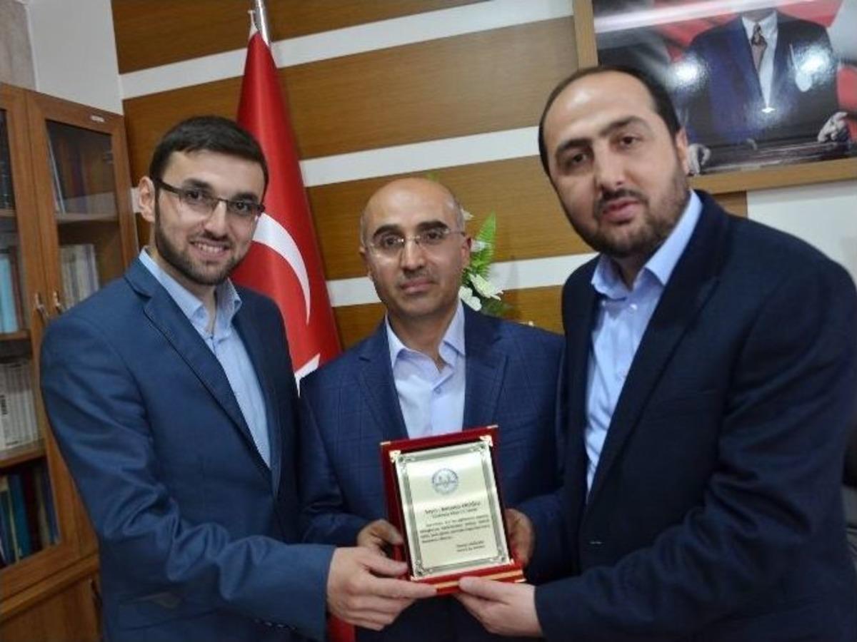 Kuran Aşığı İmam T&uuml;m İl&ccedil;eye Kuran &Ouml;ğretmek İ&ccedil;in &Ccedil;alışıyor