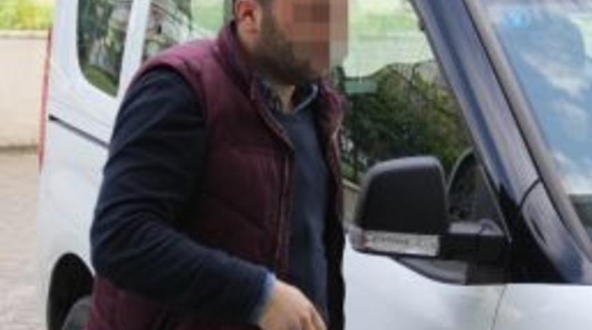 Otomobilde Silahla Yakalandı