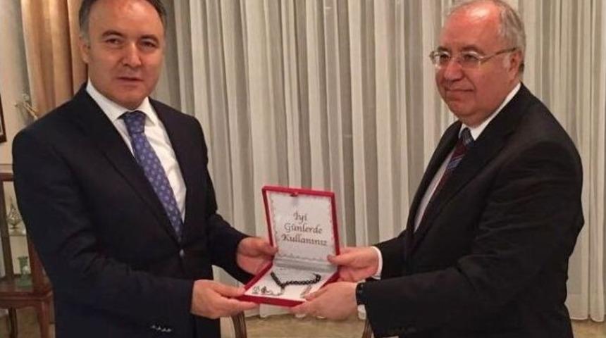 Vali Altıparmak, Nahcivan&rsquo;da Ziyaretlerde Bulundu