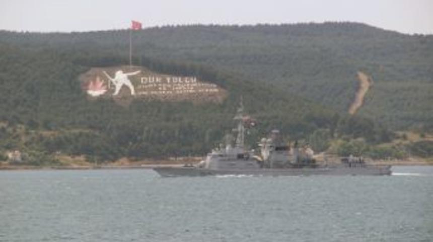 Fransız Savaş Gemisi &Ccedil;anakkale Boğazı&rsquo;ndan Ge&ccedil;ti