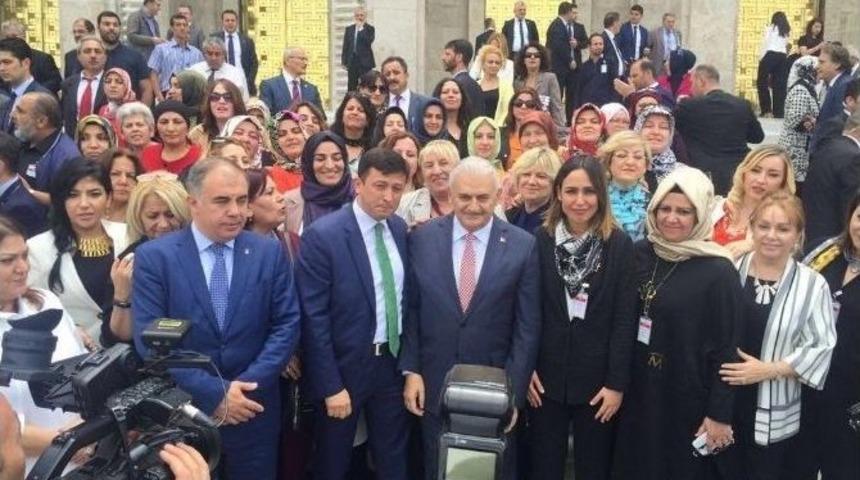 Başbakan Yıldırım, İzmir Teşkilatı İle Kucaklaştı