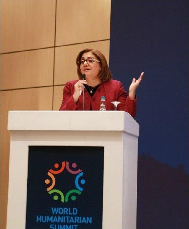 Şahin, D&uuml;nya İnsani Zirvesi&rsquo;nde Savaş Mağduru Kadın Ve &Ccedil;ocukları Anlattı 1