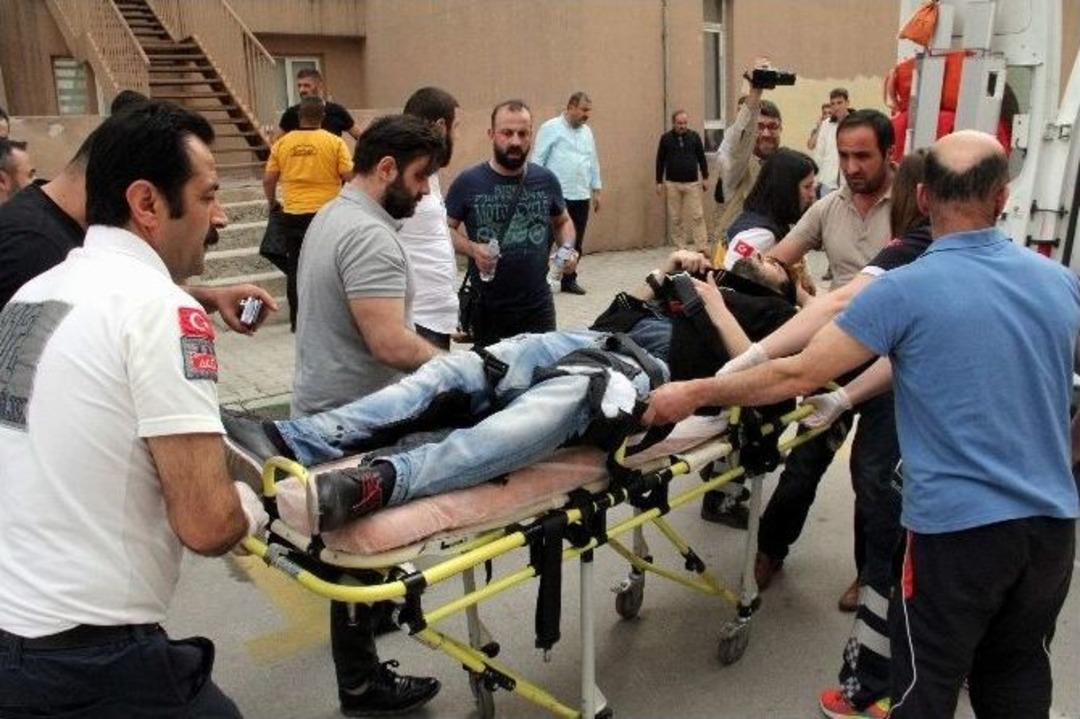 Silah Ve Bı&ccedil;akların Konuştuğu Ev Kiralama Kavgası Film Setini Aratmadı