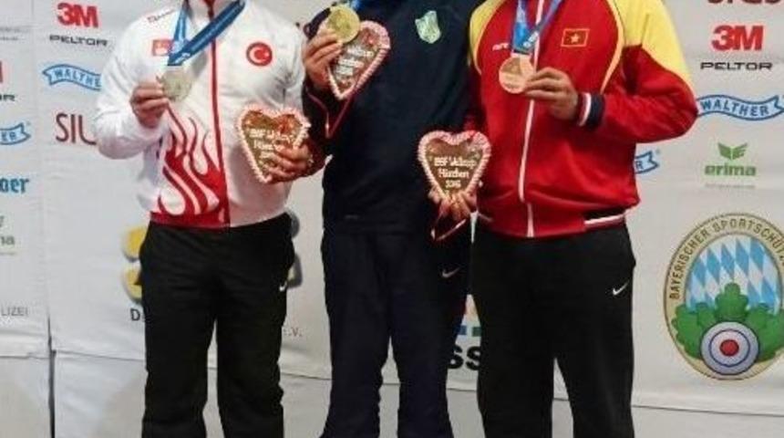 Milli Atıcı İsmail Keleş D&uuml;nya İkincisi