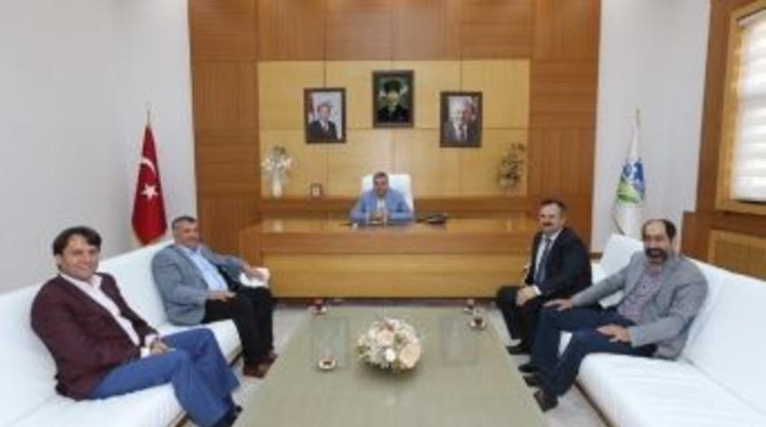 Trabzonlular Derneği&rsquo;nden Başkan To&ccedil;oğlu&rsquo;na Ziyaret