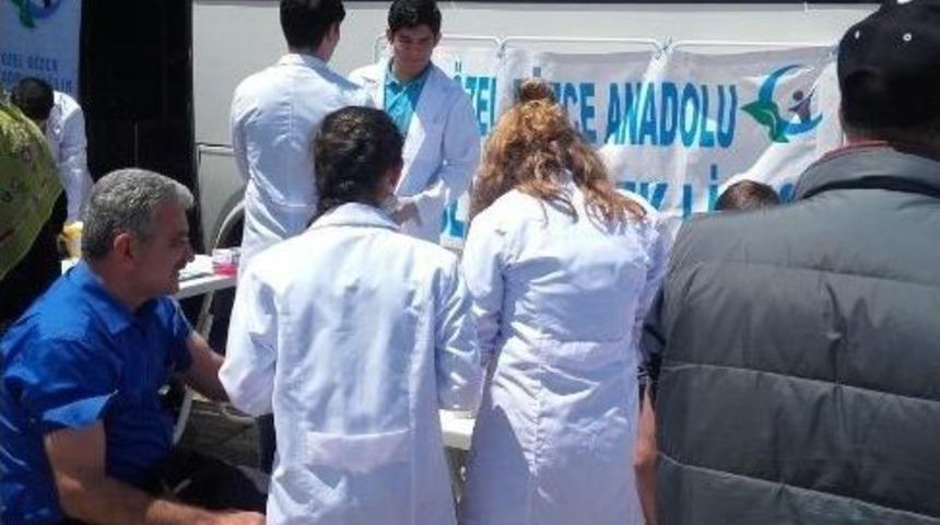 Ak&ccedil;akoca&rsquo;da Pazar Yerinde &Uuml;cretsiz Sağlık Taraması