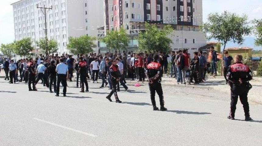 &Uuml;niversite &Ouml;ğrencileri Arasında Gerginlik