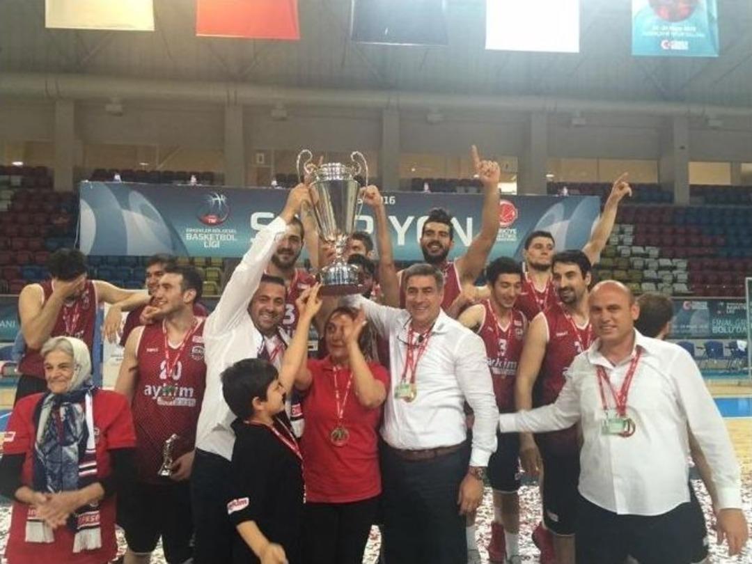 Şampiyon Efespor 2. Lig&rsquo;e Y&uuml;kseldi