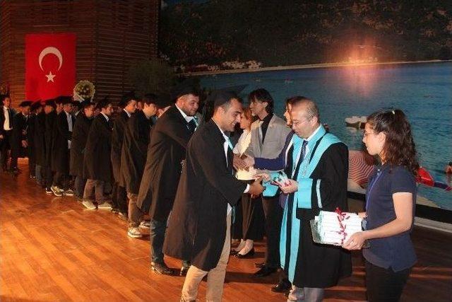 Edremit M.y.o. 21. Mezunlarını Verdi 2