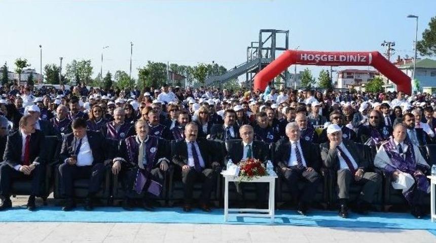 Od&uuml;&rsquo;de Mezuniyet Coşkusu