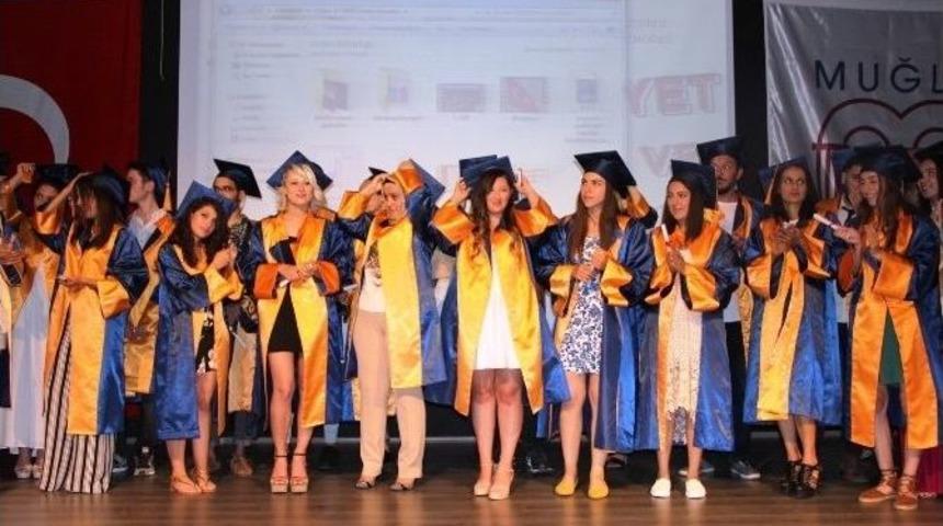 Bodrum G&uuml;zel Sanatlar Fak&uuml;ltesi 9&rsquo;uncu Mezunlarını Veri