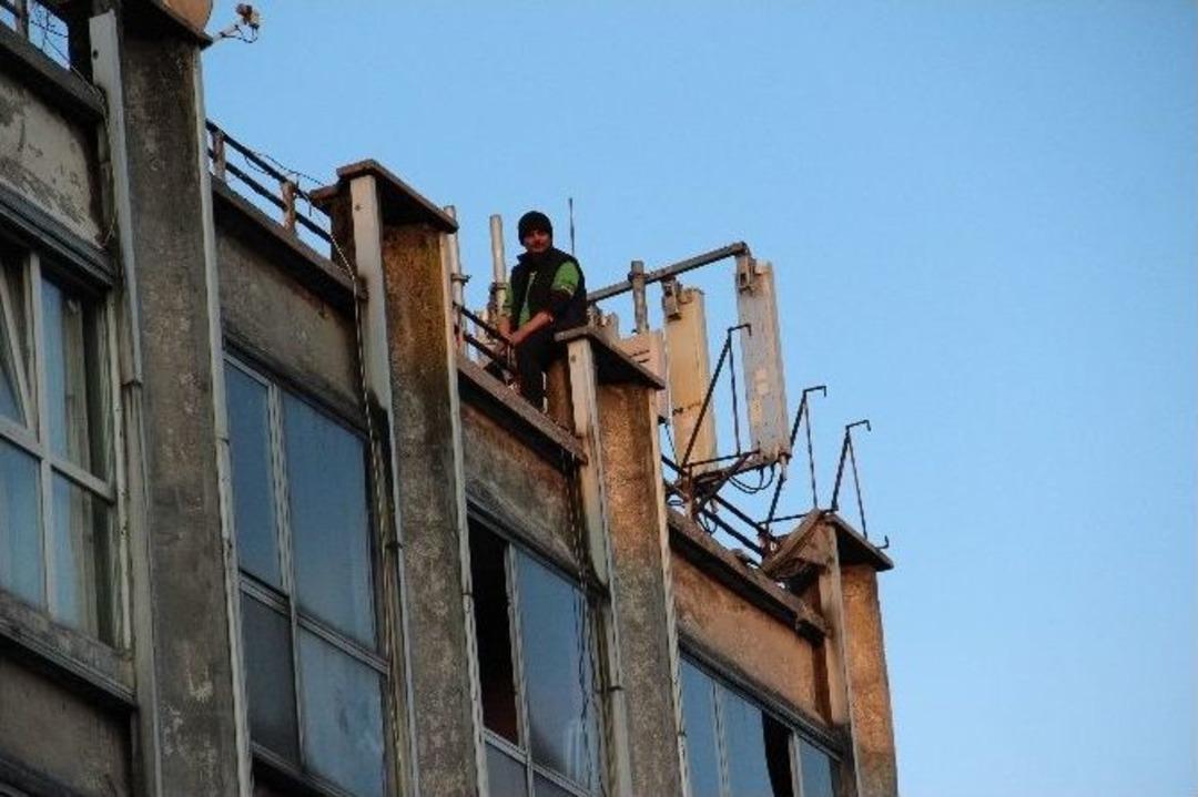 Cezaevinden &Ccedil;ıktı, İntihara Kalkıştı